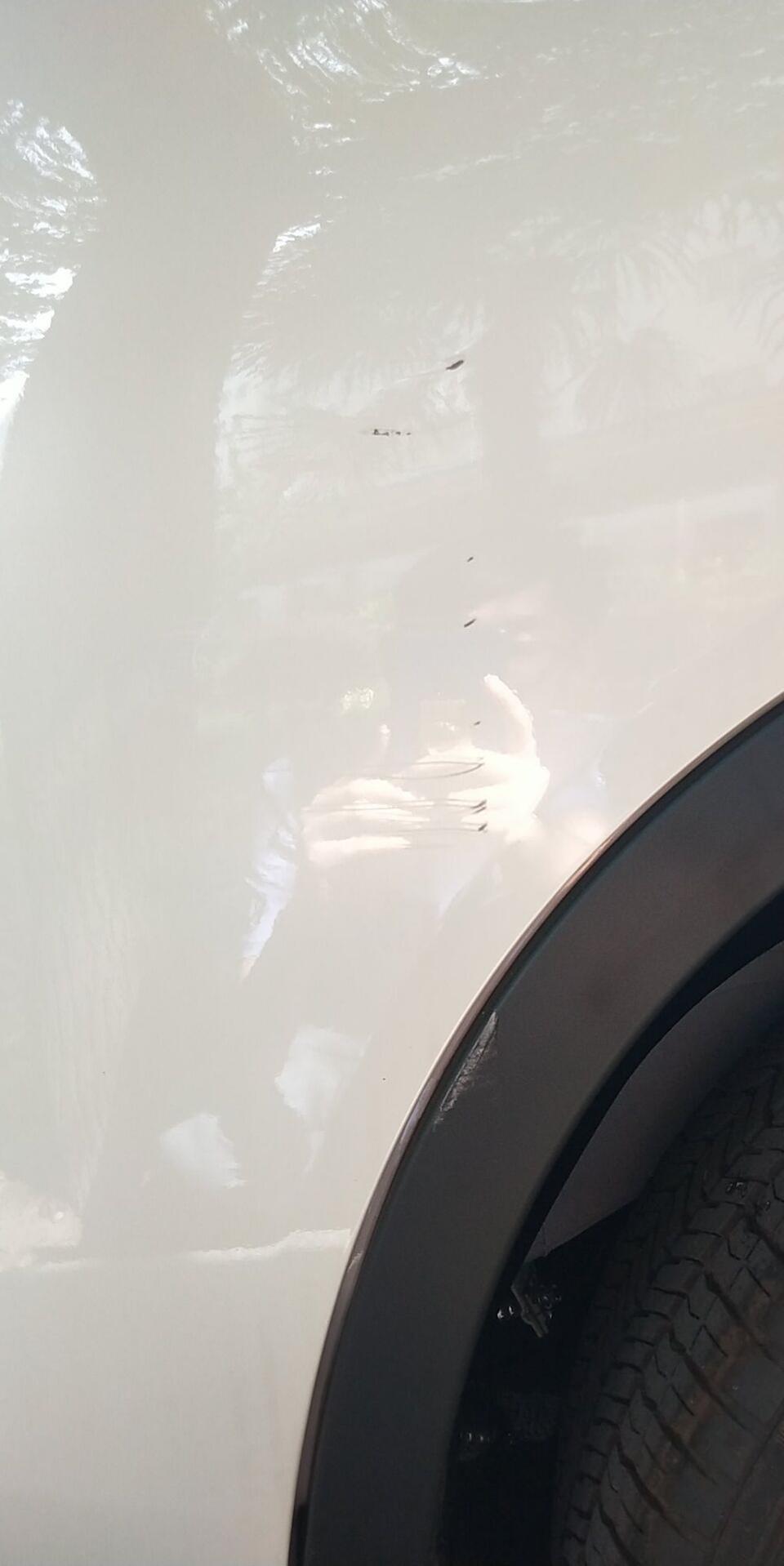 奇骏-新车第二天左后门剐蹭了，想问问大家需不需要补漆，补的话会有什么坏影响吗？