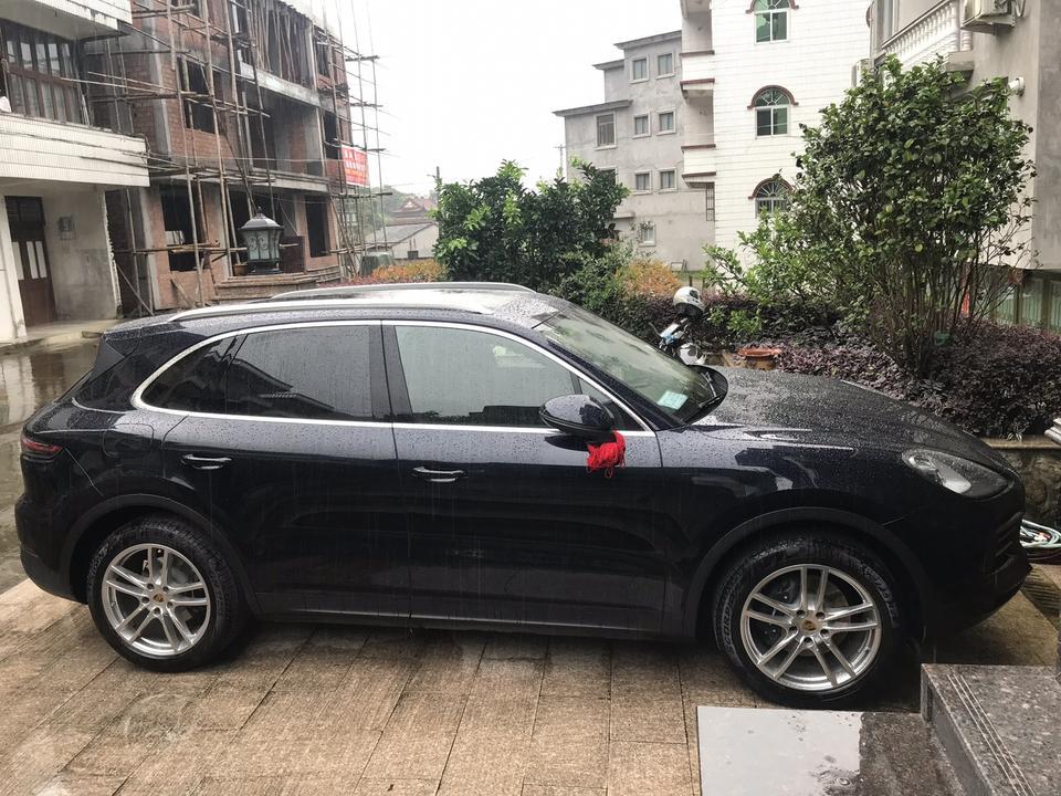 cayenne-19款卡宴油耗怎么样呀，一公里多少钱