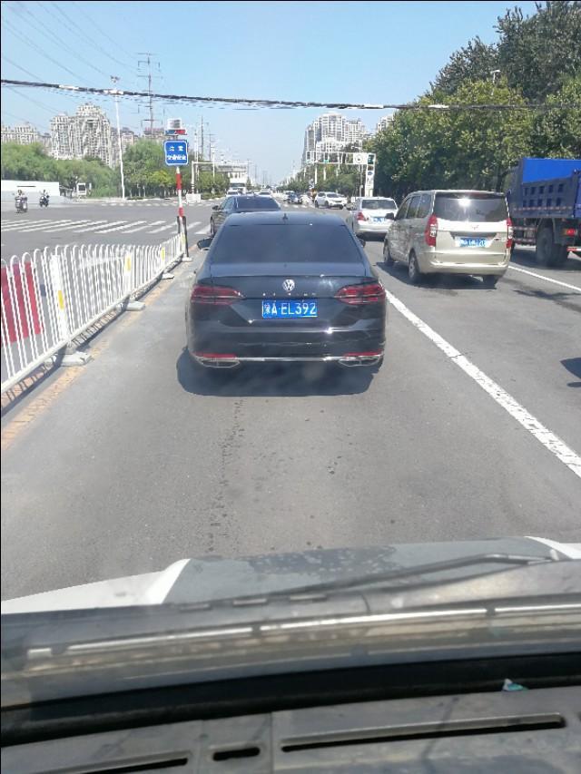 大家看看这是什么车   是辉昂吗
