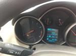 本人15经典款科鲁兹手动挡，142000km，行驶过程中空档滑行，或者踩下离合器20秒转速会经常出现200-900或者400-900跳动，有时会直接掉0熄火，去修理厂更换节气门，油滤，火花塞，还是没有解决问题，电脑检测各项数值都是正常的，有没有大佬遇到过这种情况