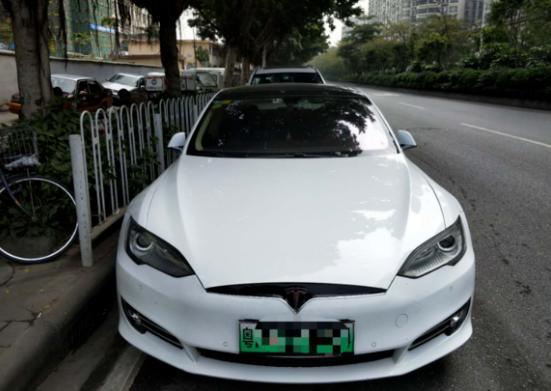 model s-刚才看到了一辆特斯拉，感觉S比3没大多少啊，S的实际尺寸到底多大啊？比3大多少？