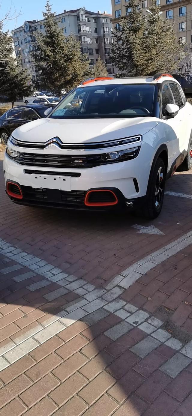 天逸 c5 aircross-我是天逸2020款400thp,看到配置里有外后视镜加热，请问一下各位，有知道怎么用的吗？我在哈尔滨，这个功能很好就是没找到