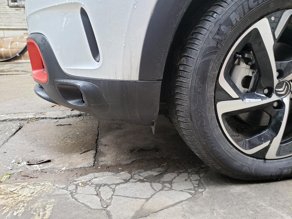 天逸 c5 aircross-请问这是怎么回事，缝隙正常吗？