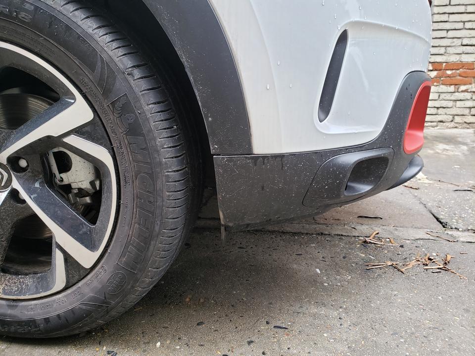 天逸 c5 aircross-请问这是怎么回事，缝隙正常吗？