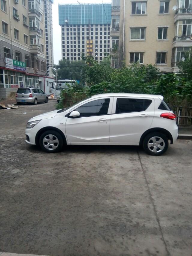 宝骏310后轮内衬 在不卸车轮的话，自己能不能安装上？