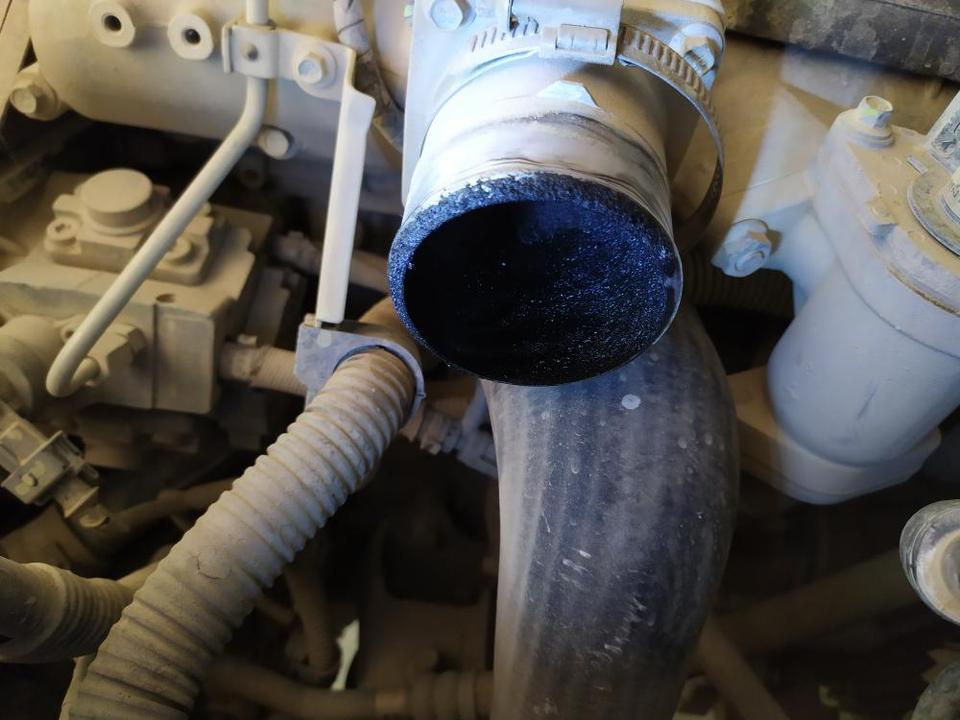 哈弗h5-长城汽车5万公里发动机4D20B进气管有大量的油泥需要清洗吗