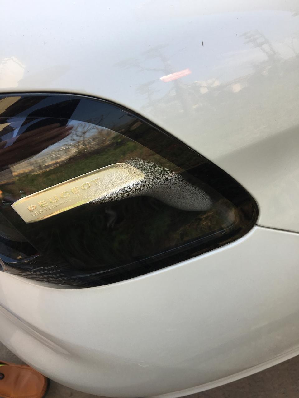 标致308-我的308一到天气变化，或者夏天洗车，尾灯就会起雾。去4s店说是正常，修车的朋友告诉我是尾灯有问题，想问一下车友们这个是通病吗？