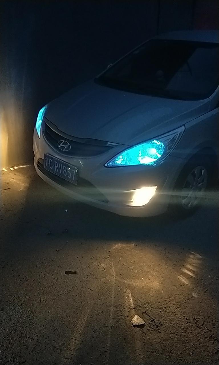 看着瑞纳的。灯光好看吗？