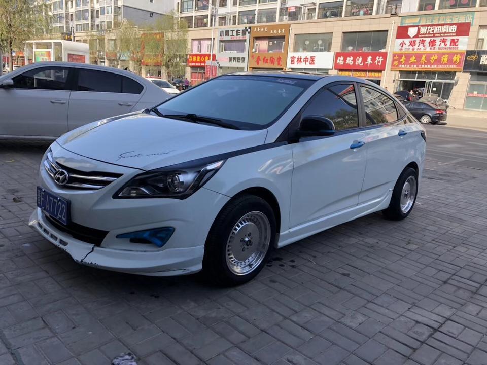 瑞纳-朋友的车，15款五月 五万公里，最顶配一件启动，无钥匙计入，改装了轮毂，底盘稳定，声浪排气，内饰全包，隔音，音响等等，卖我43000值得入手吗！