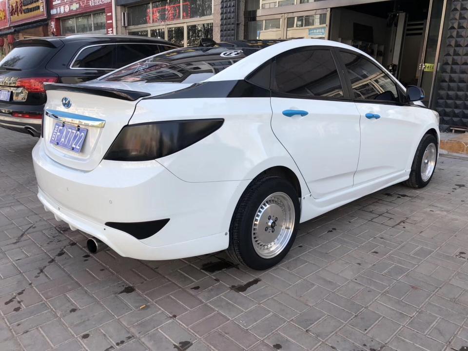 瑞纳-朋友的车，15款五月 五万公里，最顶配一件启动，无钥匙计入，改装了轮毂，底盘稳定，声浪排气，内饰全包，隔音，音响等等，卖我43000值得入手吗！