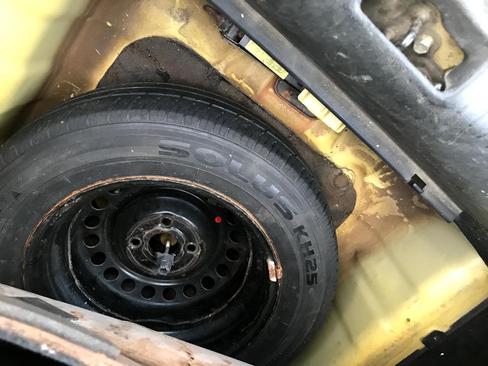 想问一下此车是不是泡水车，二手车行买的，没有合同，老板朋友圈写的无事故无泡水，我也不怎么懂车，去到再三和老板口头确认无事故泡水就拿下了，现代瑞纳2012年开了89000公里，花了37800，只有发票，没签有合同，该怎么办