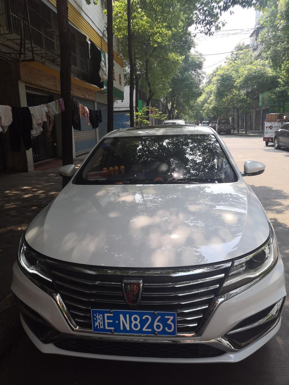 有没有买了荣威i6puls2019版顶配的，顶配有斑马系统没，反正我高配没有