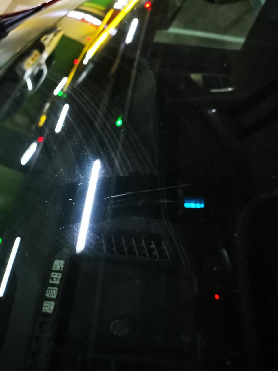 撼路者-请问各位大神，前挡风有刮擦的痕迹怎么处理？