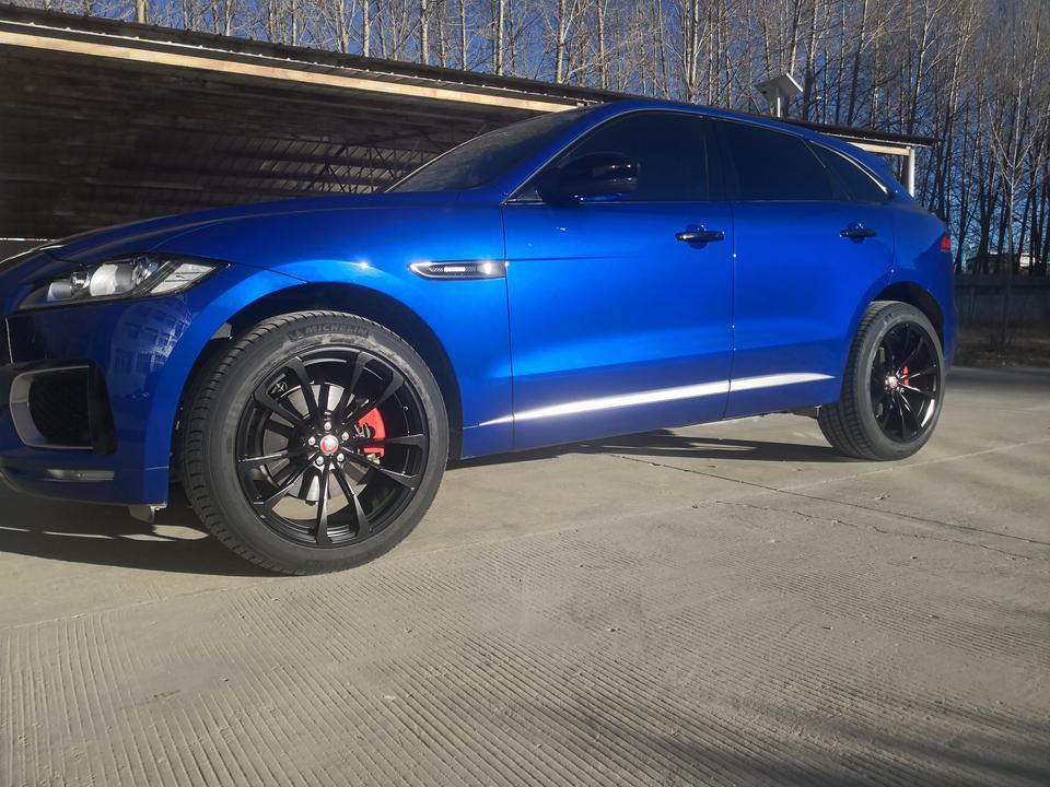 捷豹f-pace-换下原厂3.0运动版19寸轮毂带胎。准备出