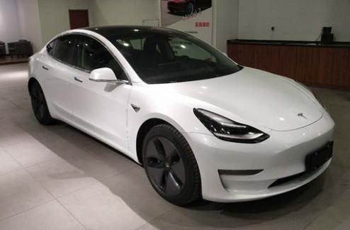 model 3(进口)-只有我觉得特斯拉毛豆3的这种轮毂很难看么？