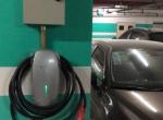 model 3(进口)-刚装了model3家用充电桩，没有安装防盗箱子，会不会不安全，别的车插上能不能用？