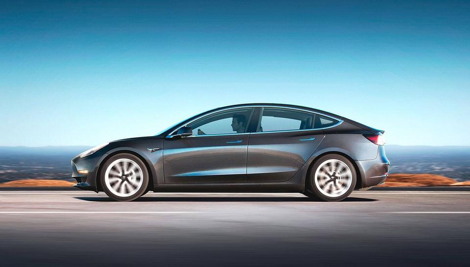 model 3(进口)-Model 3好像国外已经开上了，续航里程怎么样啊？