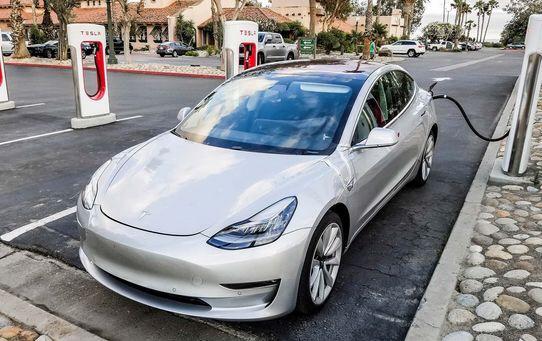 model 3(进口)-买Model 3的话，在家日常充电如何解决呢？