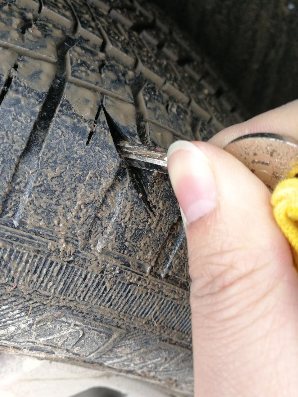长安cs55-轮胎需要更换吗，提车两个月不到，还是补一下就行了。