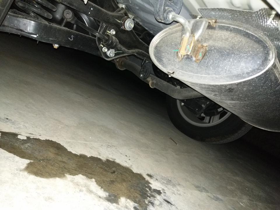 长安CS55自动挡炫色版，国六的，购车3个月，最近发现排气管往外滴水，滴水还只是晚上，下班滴水，早上开出去不滴水，这是和早晚温度有关系吗？上海这边早晚都在十八九度，还是有别的原因？