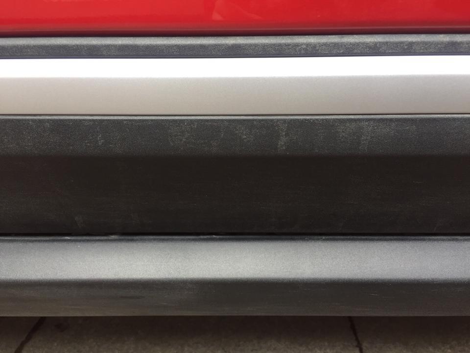 长安cs55-洗车这边一直洗不掉。干起来以后 这边看起来就发白 脏脏的。哪位车友有解决的办法 谢谢。
