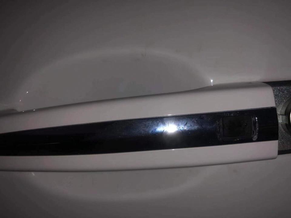 哈弗h2s-这个黑色按键胶皮掉了怎么弄？