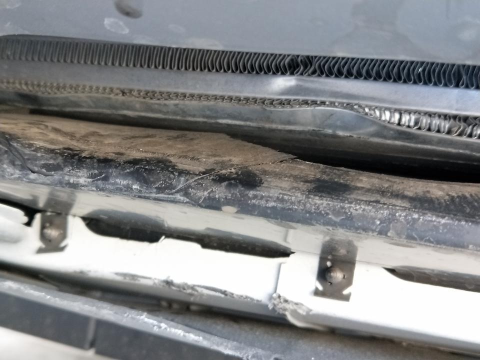 哈弗h2s-冷凝器撞扁了，没有外漏，维修师傅说没大事。各位大神帮我看一下有啥事么，用换不？