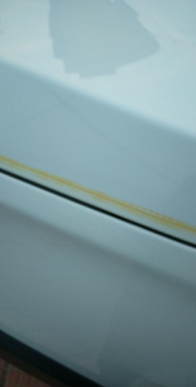 瑞虎3x-按防撞免粘胶条车漆发黄怎么处理?