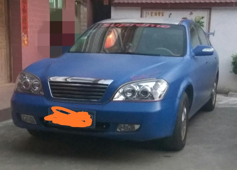 瑞虎3x-大家看看这是什么车，原色是白色，现在贴了膜，说是国二，开了20万公里没坏过，是奇瑞的
