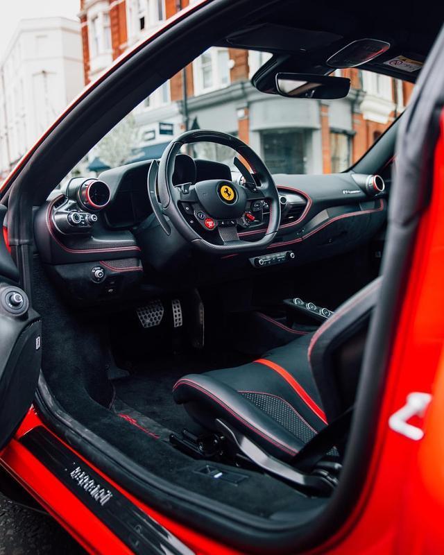 法拉利f8-中国什么时候上市啊 有人说4月就登录中国了定售价了 差不多350到420w可信吗? 法拉利f8-中国什么时候上市啊 有人说4月就登录中国了定售价了 差不多350到420w可信吗?