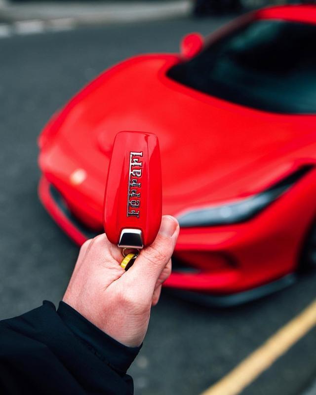 法拉利f8-中国什么时候上市啊 有人说4月就登录中国了定售价了 差不多350到420w可信吗? 法拉利f8-中国什么时候上市啊 有人说4月就登录中国了定售价了 差不多350到420w可信吗?