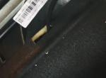 标致5008-问下各位大佬，我得5008主驾驶副驾驶位下面地板有这么串线的孔，这原车就是这样吗？用不用我拿个海绵给堵上？谢谢