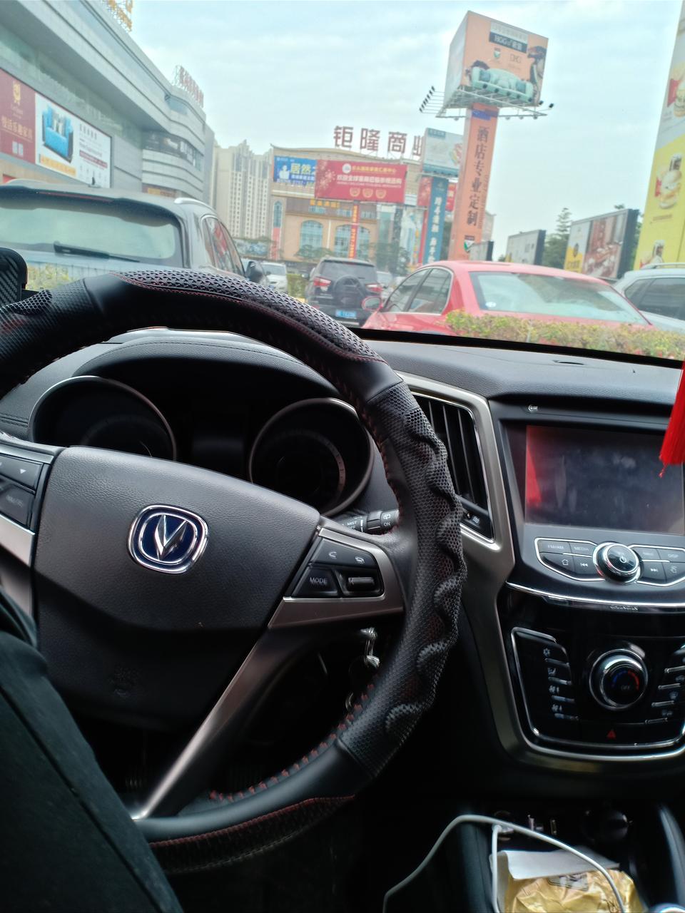 长安cs35-才一年多，怠速发动机抖动，去修理店清洗了油路，清洗了节气门，都没用