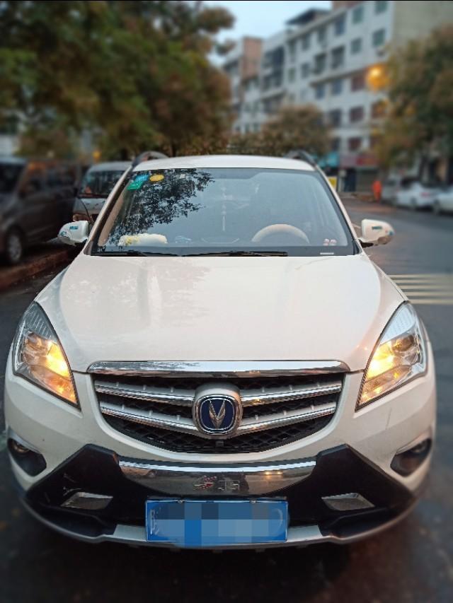 长安cs35-各位亲爱滴车友们，35的雨刮怎么换呢，求大神指点，不胜感激