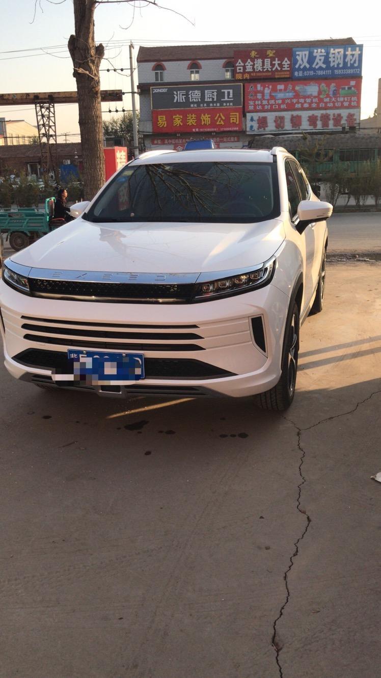 星途lx-我发现个问题。今天堵车，堵了40分钟，d档蠕动，半离合，有打齿轮的声音，出现过两次，卡卡卡卡卡，，，卡卡卡卡卡……晚上倒车半离合我出现一次，卡卡卡卡卡卡……自动挡也会大齿轮吗？这是啥情况！还有个问题，上车以后，关掉所有能发出声音的东西，全车静音，能听见刺啦刺啦刺啦刺啦刺啦类似收音机没台的那种。不能发视频。有段录的刺啦刺啦的视频。