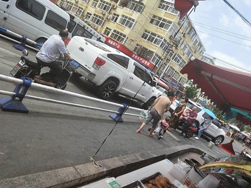 昕锐-大家看看这是什么车，不认识