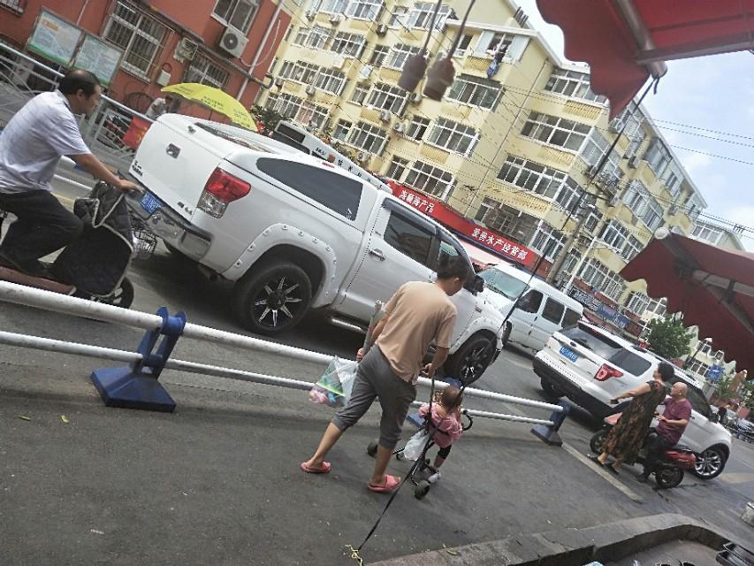 昕锐-大家看看这是什么车，不认识