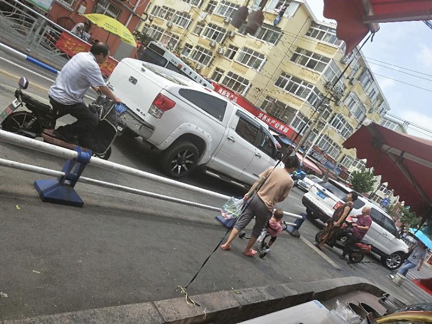 昕锐-大家看看这是什么车，不认识