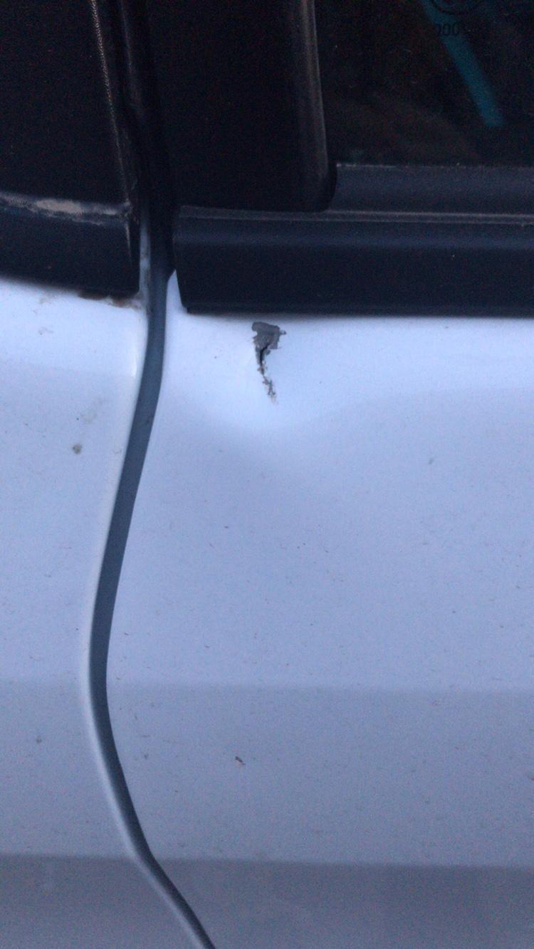 yaris l 致享-车门坏了漏了  让我换车门。4s店换 是不是原厂的，有没有色差
