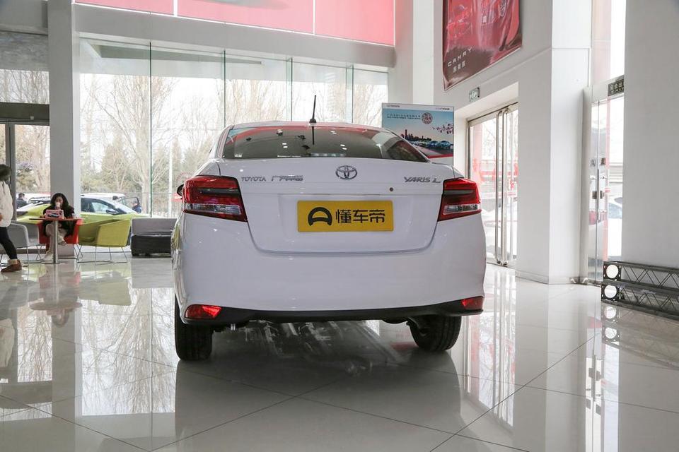 yaris l 致享-广汽丰田致享自动档魅动裸车69800元，送九英寸大屏原厂
车影像大屏，行车行记录仪，贴车膜，脚垫。首付五多，贷款3万，两年无息，总落车价八万三千多，悦来国际车展会买的，请问合适不？