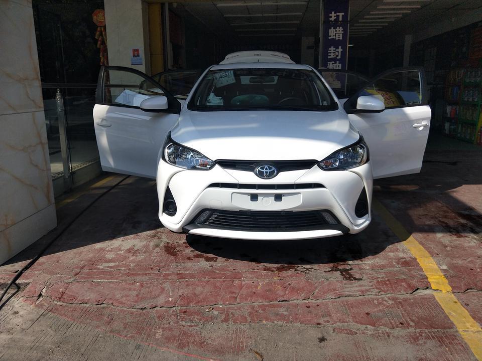 yaris l 致享-更换高配的轮胎和LED大灯，年审能过么？