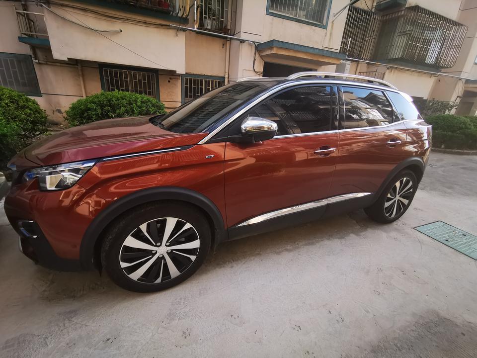 标致4008GT，收油门转速大概在1500转，底盘听到有类似于链条声音，这个是什么声音正常吗？