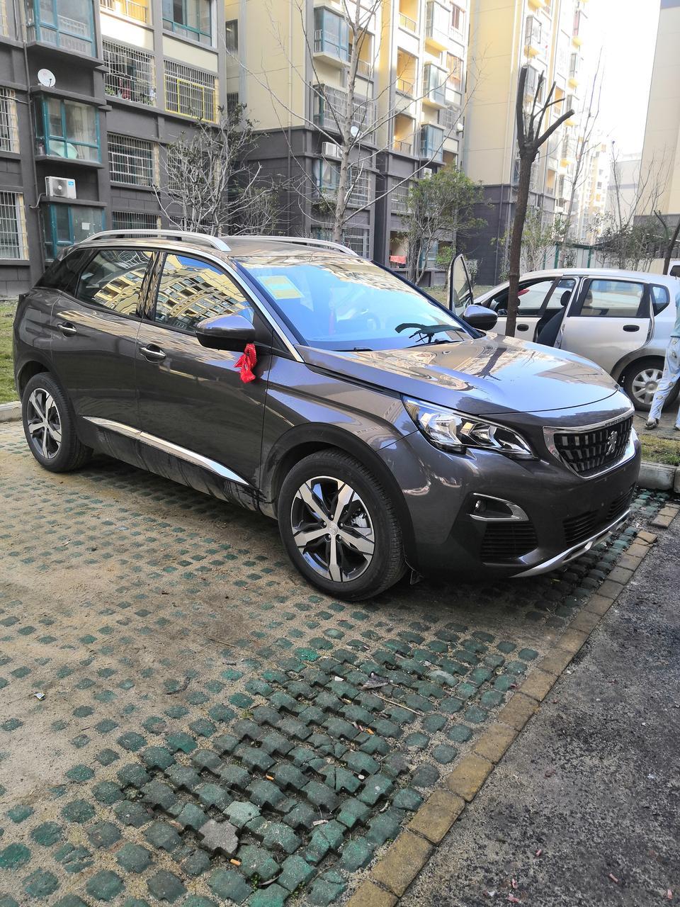 标致4008-原地转向有异响，挂档和踩刹车也有异响，这是什么原因啊？是不是哪里出了问题，才买的车。。好纠结。