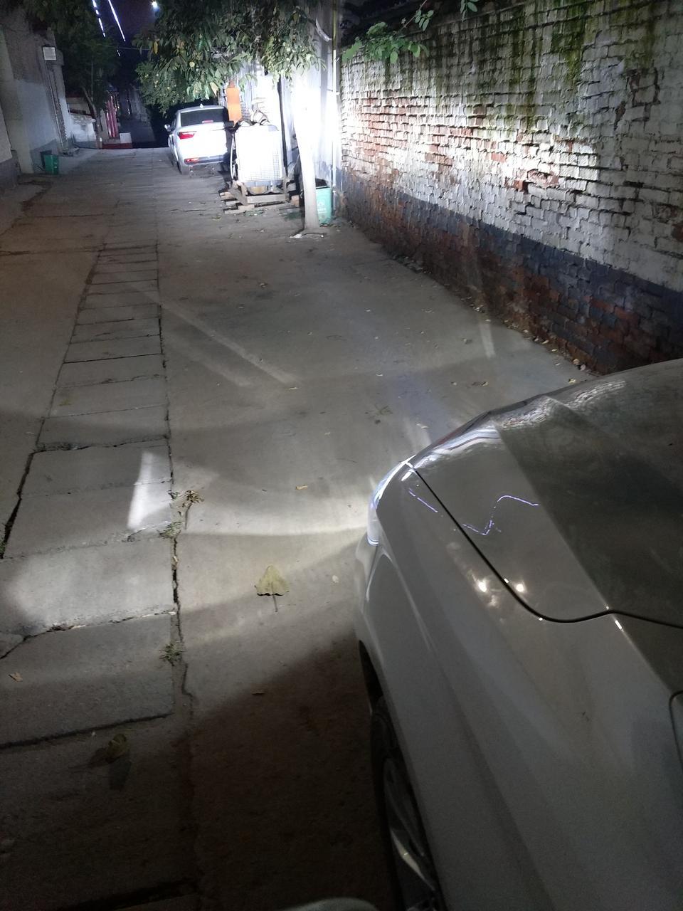 哈弗h2-有单独换LED大灯的车友吗，看效果图，是不是原车灯罩打光打的了？