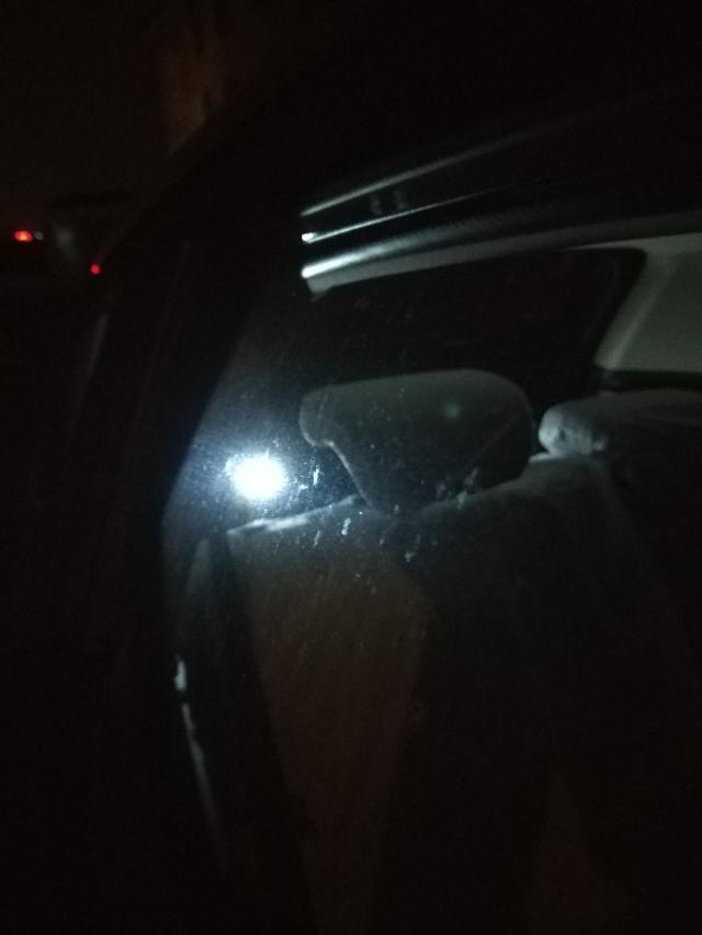 19款宋，车锁上了，后备箱灯怎么还亮着啊？，有谁知道