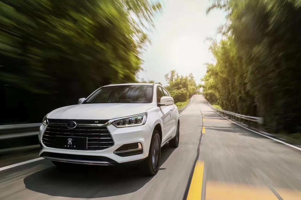 大家好，我想入手19款比亚迪宋suv，就是不知道值不值得购买，想问问老司机，它的各项性能，优点，缺点，哪个版本值得入手，手动？自动？油耗，？？？？？？？？？？？