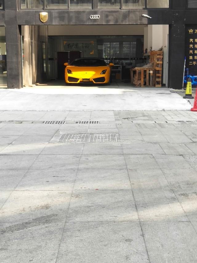 法拉利488-大家看看这是什么车  而且是敞篷的