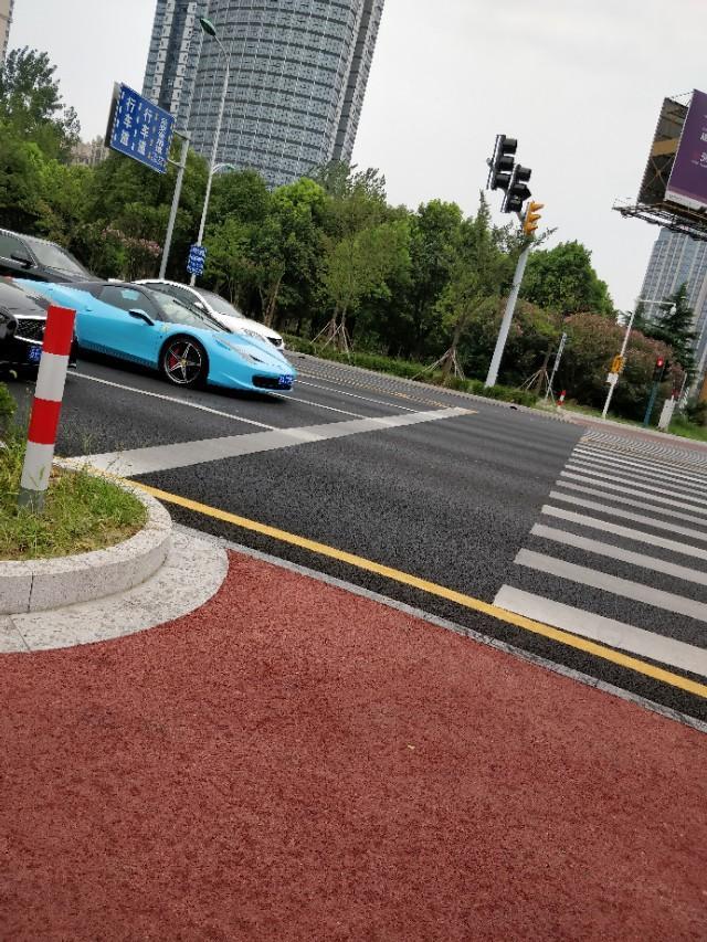 法拉利488-大家看看这是什么车？？？