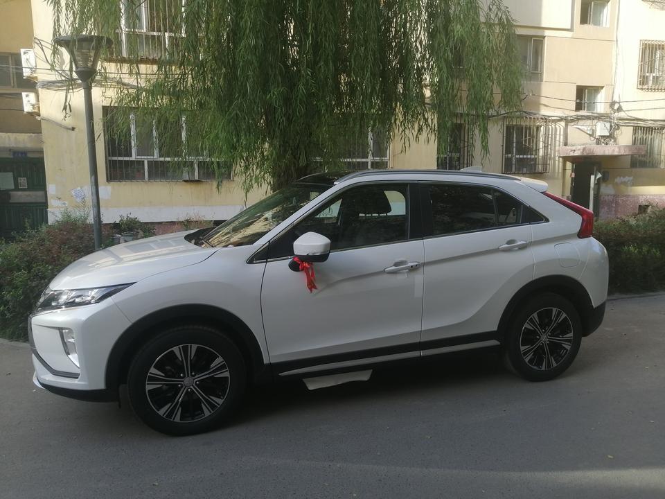 奕歌-三菱奕哥9月底提车，跑了1000公里左右发现车速在30—50左右时偶尔从空调出风口发出，哒哒哒的声音，有时又没有了，到4S店去检查声音又没有了，，车速上60后就彻底没有了，想咨询你这位经验丰富的师傅，