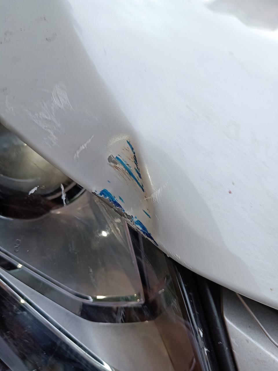 奕歌-新车引擎盖不小心撞扁了……是到汽修店还是到4s店？修一下大概要多少钱？？